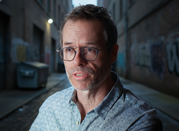 Guy Pearce Steps Back After Sharing False Israel Posts